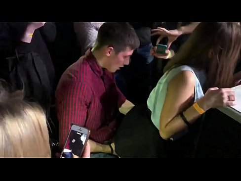 ❤️ Sess reali f'nightclub Russu. Tfajla Russa ta’ 18-il sena fl-anus u l-vaġina fucked f’nightclub ️❌ Porno lilna mt.pornxlxx.ru ❌